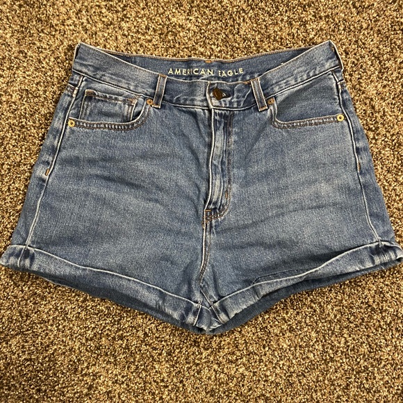 American Eagle Outfitters Pants - High waisted mom short